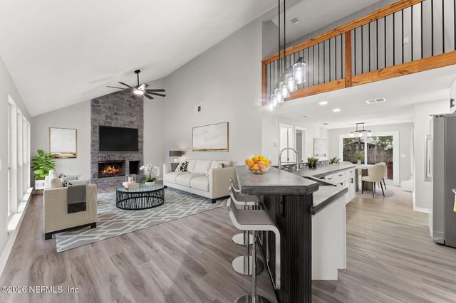 8190 LOCH LOMOND Lane, Jacksonville, FL 32244