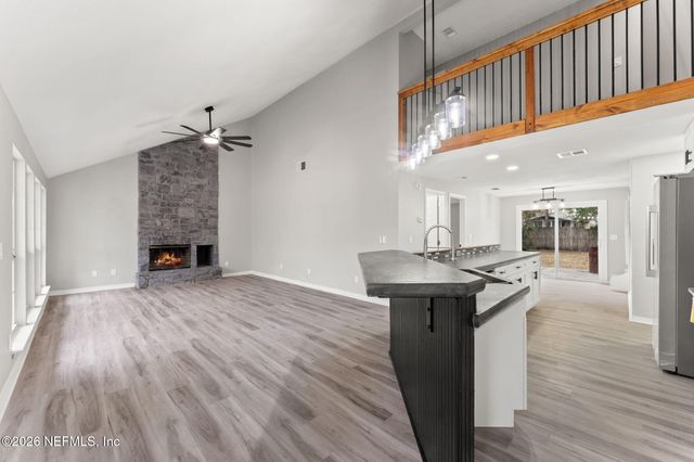 8190 LOCH LOMOND Lane, Jacksonville, FL 32244