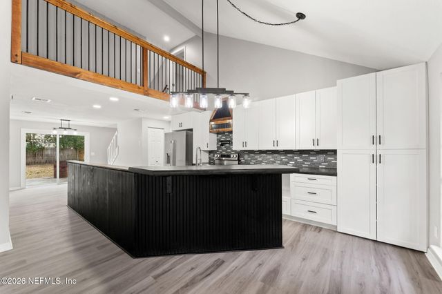 8190 LOCH LOMOND Lane, Jacksonville, FL 32244