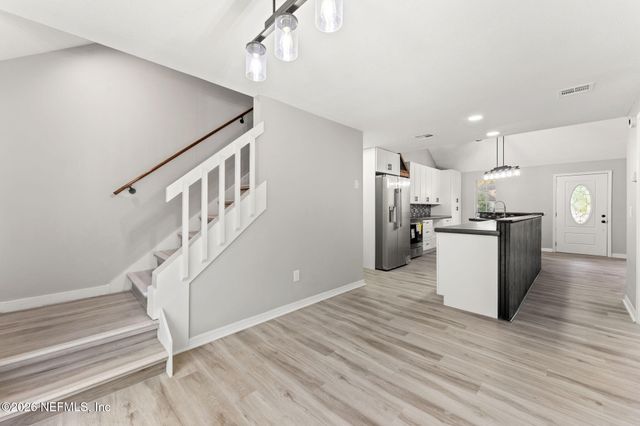 8190 LOCH LOMOND Lane, Jacksonville, FL 32244