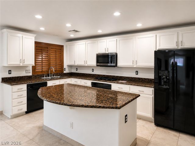 9983 Willowbrook Pond Road, Las Vegas, NV 89148