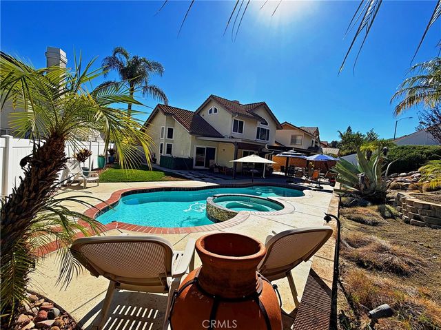 2400 Pepperwood, Corona, CA 92882