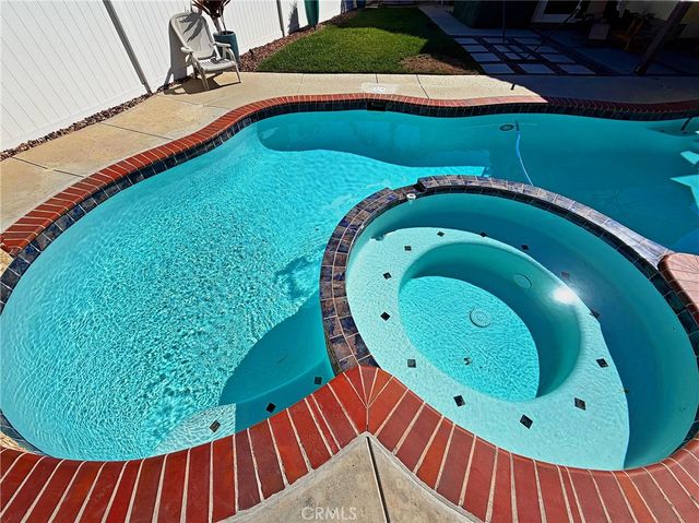 2400 Pepperwood, Corona, CA 92882