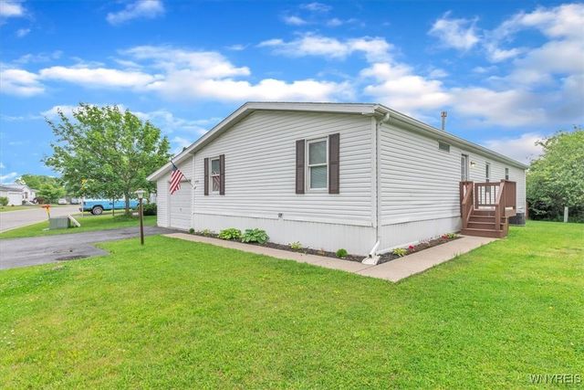 1172 Underwood Court, Lockport Town, NY 14094