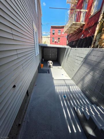 91 Belmont Ave 2, Jersey City, NJ 07304