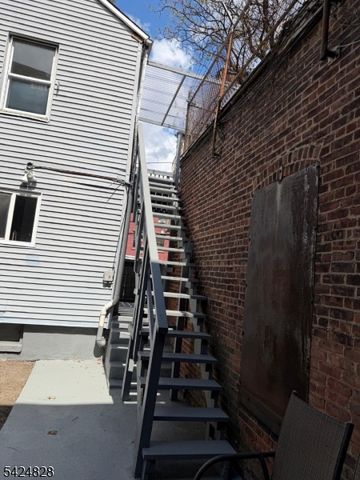 91 Belmont Ave 2, Jersey City, NJ 07304