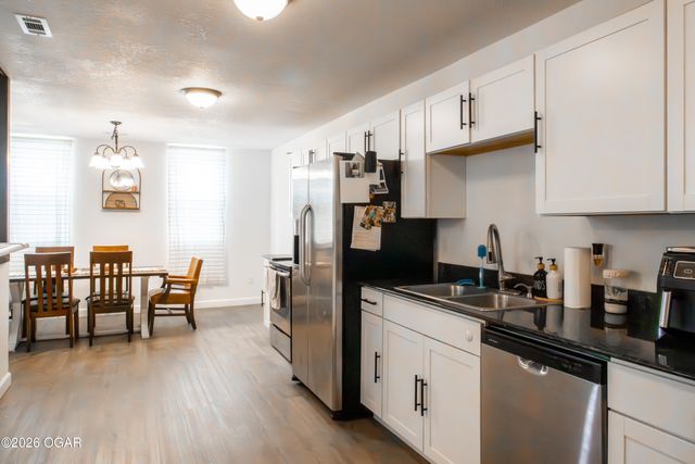 1713 S Jackson Avenue, Joplin, MO 64804