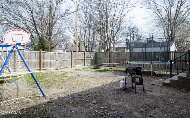 1713 S Jackson Avenue, Joplin, MO 64804