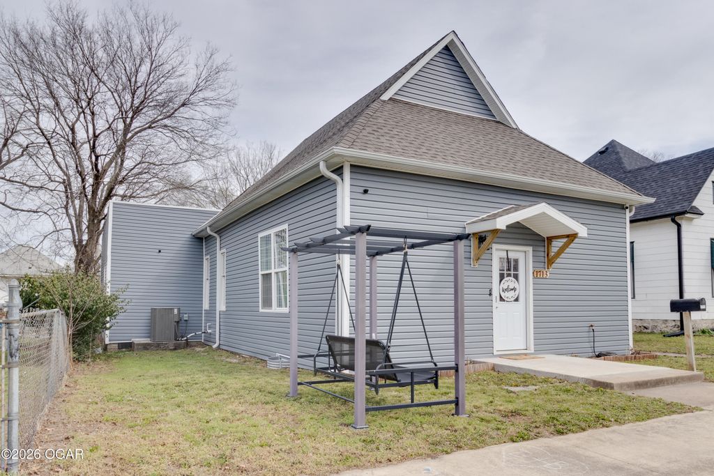 1713 S Jackson Avenue, Joplin, MO 64804