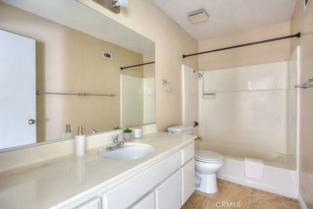 555 S Azusa 32, Azusa, CA 91702