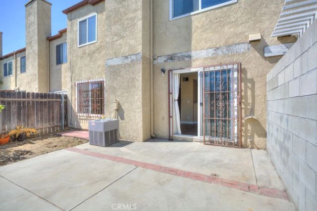 555 S Azusa 32, Azusa, CA 91702