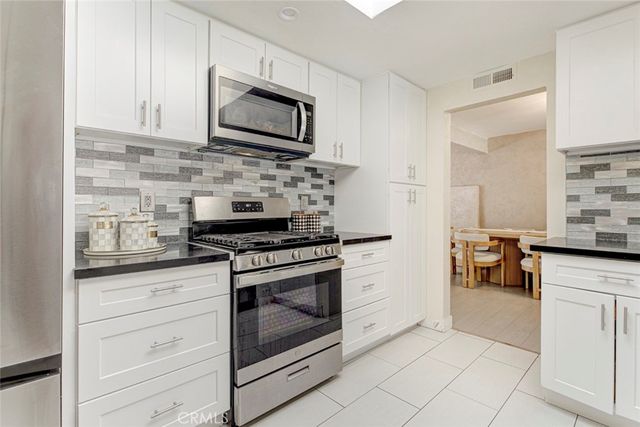 13889 Nurmi, Sylmar, CA 91342