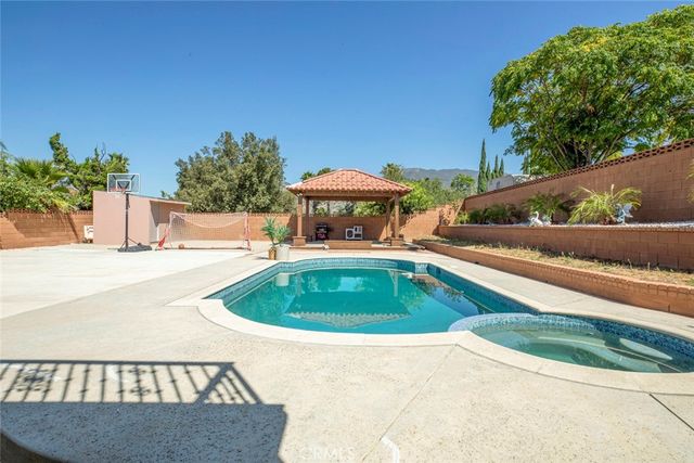 13889 Nurmi, Sylmar, CA 91342