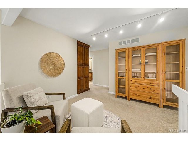 33 Tecoma Cir, Littleton, CO 80127