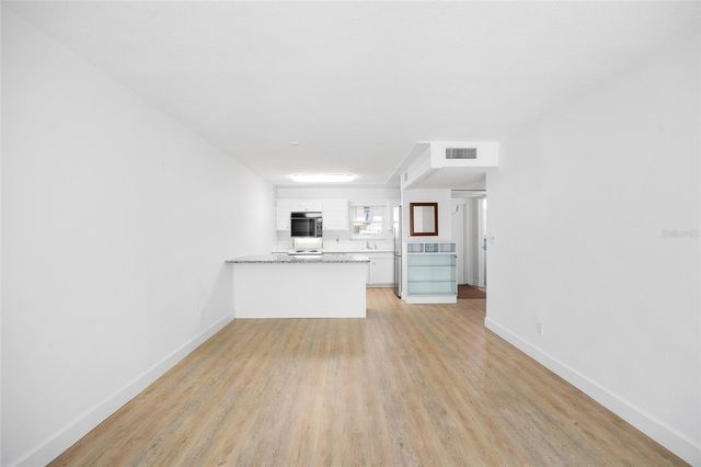 9950 47TH AVENUE N 104, St Petersburg, FL 33708