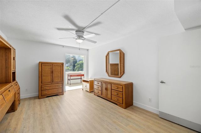 9950 47TH AVENUE N 104, St Petersburg, FL 33708