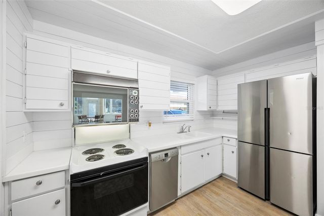 9950 47TH AVENUE N 104, St Petersburg, FL 33708