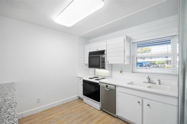 9950 47TH AVENUE N 104, St Petersburg, FL 33708