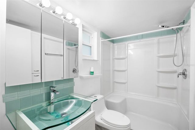 9950 47TH AVENUE N 104, St Petersburg, FL 33708