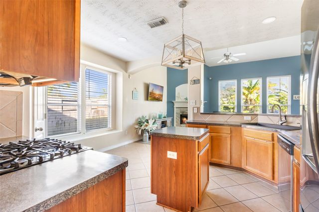 1860 Redwood Lane, Dayton, TX 77535