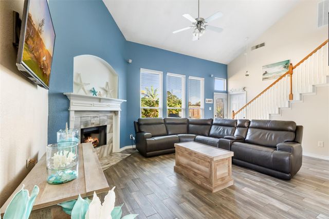 1860 Redwood Lane, Dayton, TX 77535