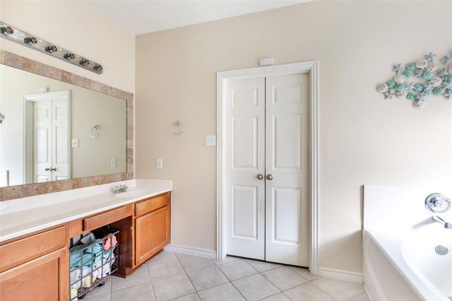 1860 Redwood Lane, Dayton, TX 77535