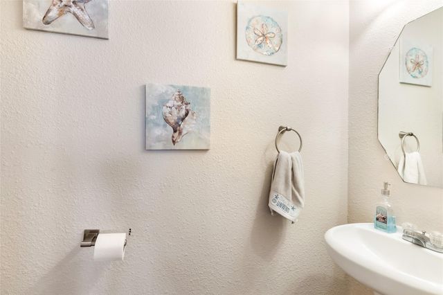 1860 Redwood Lane, Dayton, TX 77535