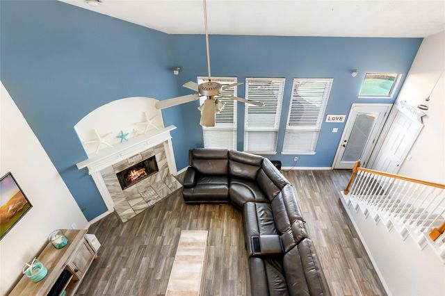 1860 Redwood Lane, Dayton, TX 77535