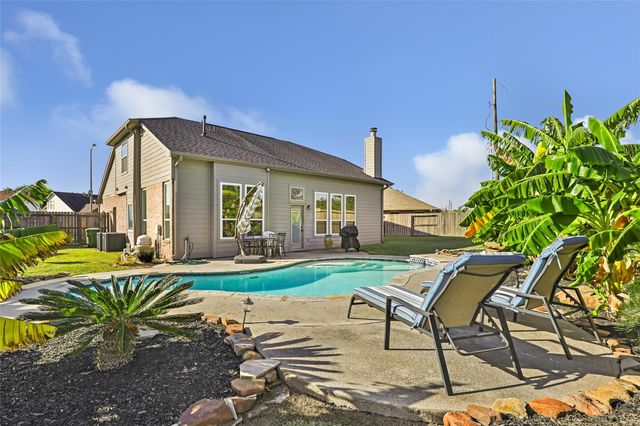 1860 Redwood Lane, Dayton, TX 77535