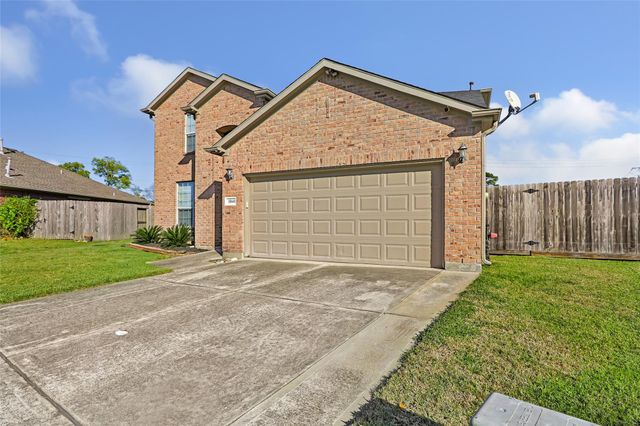 1860 Redwood Lane, Dayton, TX 77535