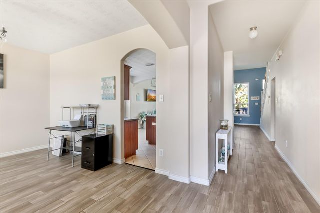 1860 Redwood Lane, Dayton, TX 77535