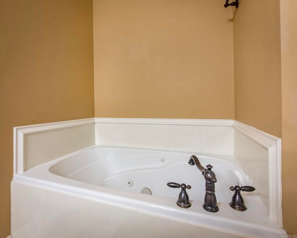 75 Booker Drive, Lonoke, AR 72086