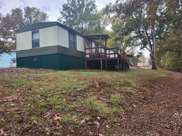 60 White Oak Dr, Big Sandy, TN 38221