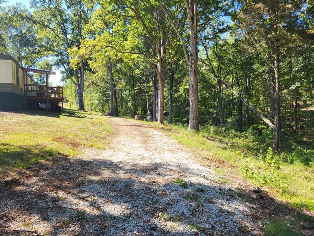 60 White Oak Dr, Big Sandy, TN 38221