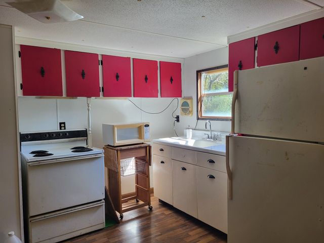 60 White Oak Dr, Big Sandy, TN 38221