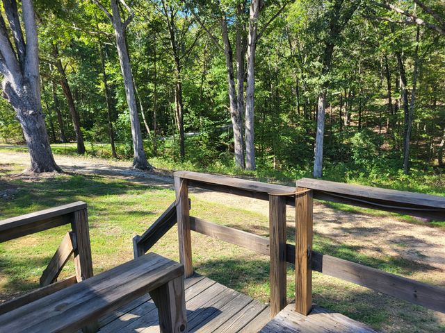 60 White Oak Dr, Big Sandy, TN 38221