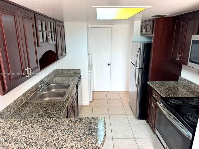 9112 SW 159th Ter A, Palmetto Bay, FL 33157