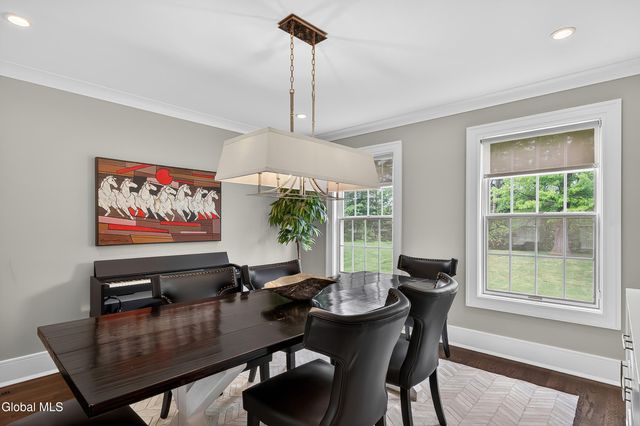 9 Owasco Court, Niskayuna, NY 12309