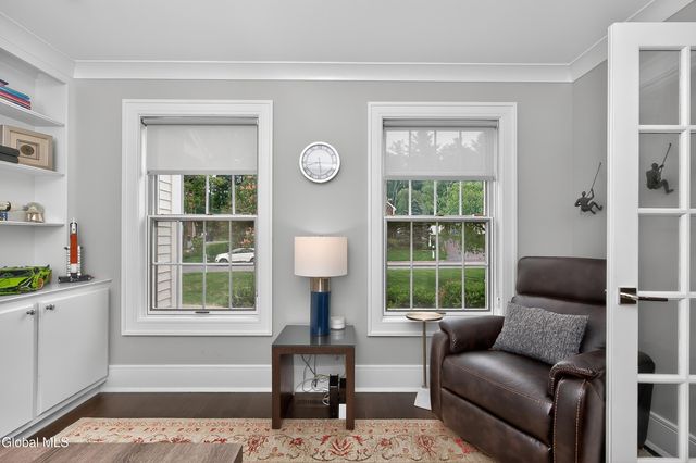 9 Owasco Court, Niskayuna, NY 12309