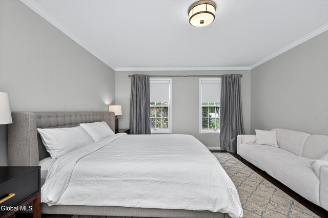 9 Owasco Court, Niskayuna, NY 12309