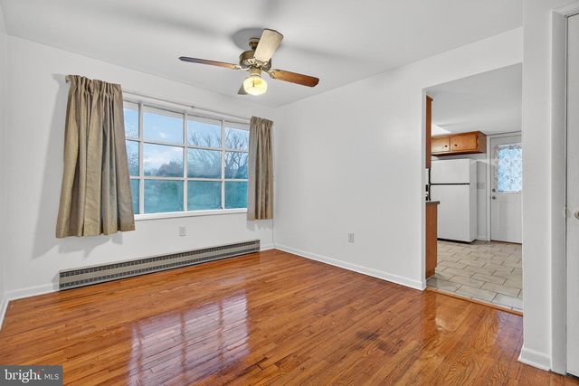 452 LONGFELLOW DR, Lancaster, PA 17602