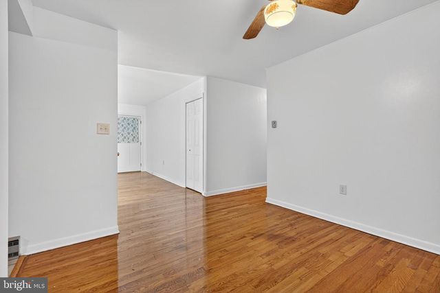 452 LONGFELLOW DR, Lancaster, PA 17602