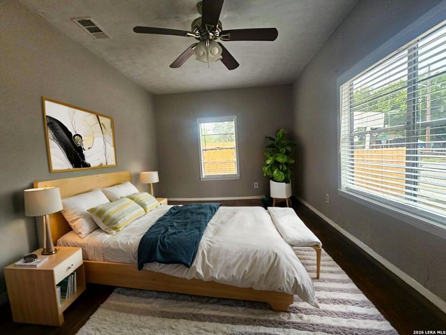 753 San Antonio, Seguin, TX 78155