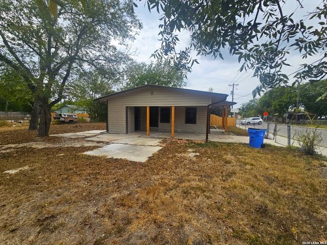 753 San Antonio, Seguin, TX 78155