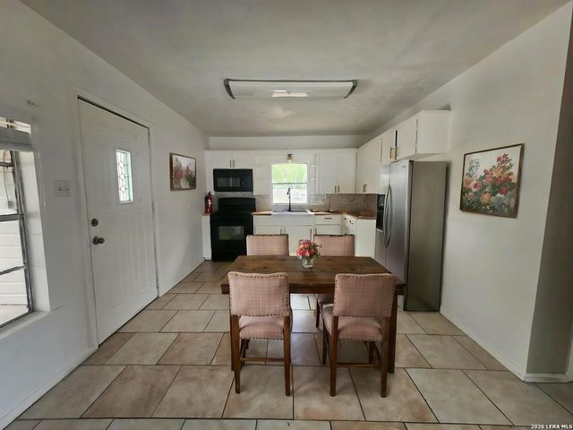 753 San Antonio, Seguin, TX 78155