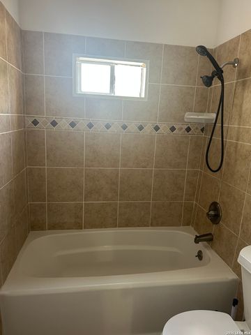753 San Antonio, Seguin, TX 78155