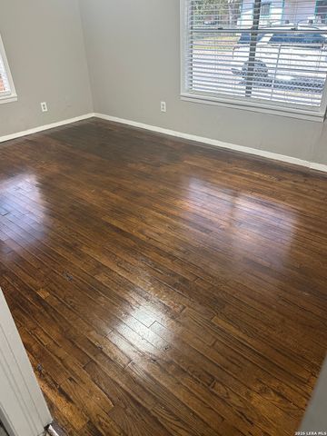 753 San Antonio, Seguin, TX 78155