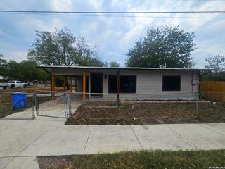 753 San Antonio, Seguin, TX 78155