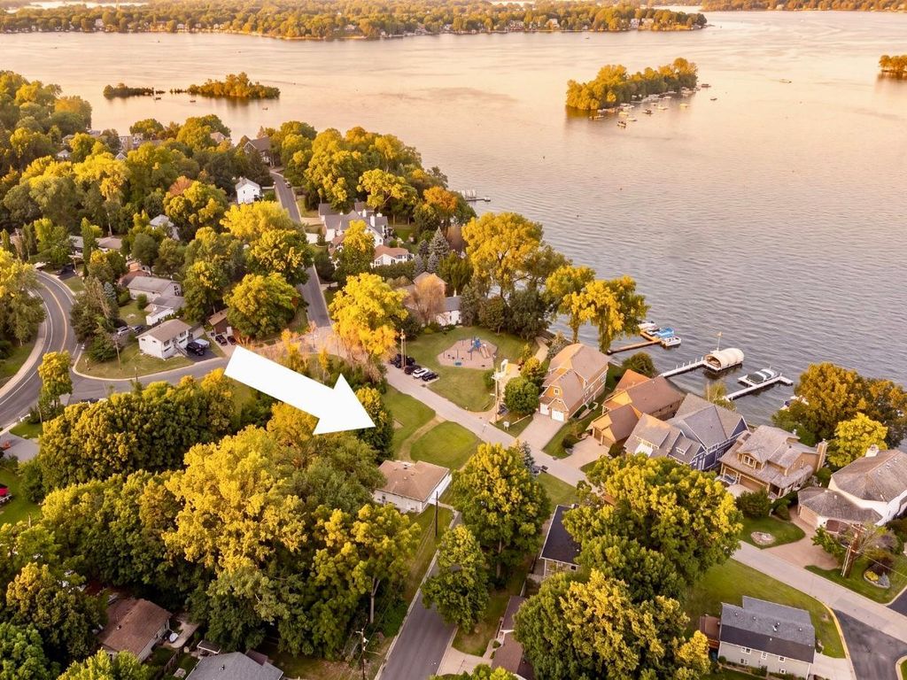 4528 Aberdeen, Mound, MN 55364
