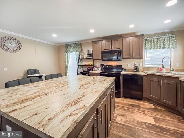 2204 BLAIR DR, Morrisville, PA 19067